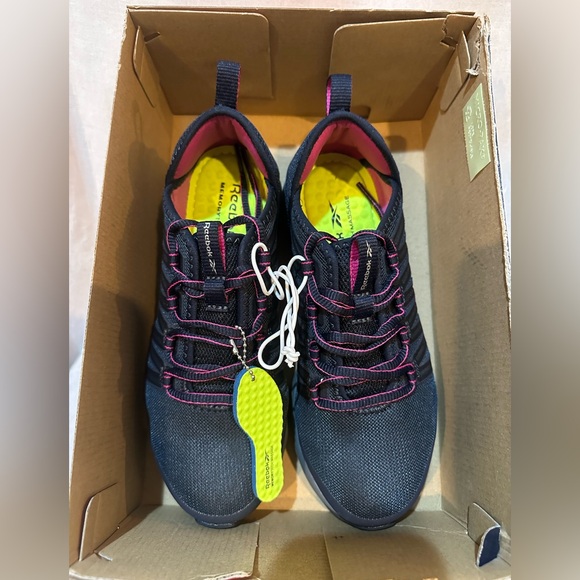 Woman’s Reeboks - Picture 7 of 7